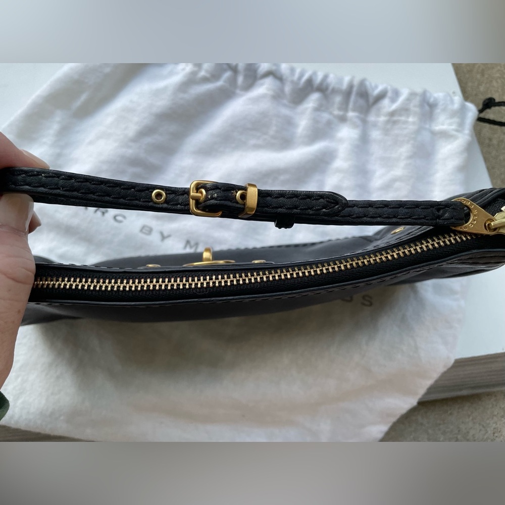 Marc by Marc Jacobs GUC Black Leather Zippered Wristlet Clutch Purse w/ Dust Bag - Picture 5 of 13